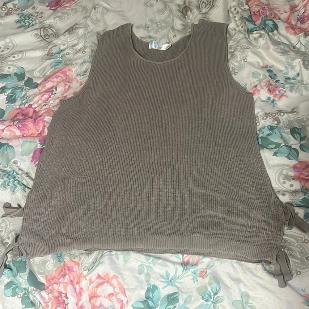 Time and Tru Gray Sleeveless Muscle Tee with Tie Front